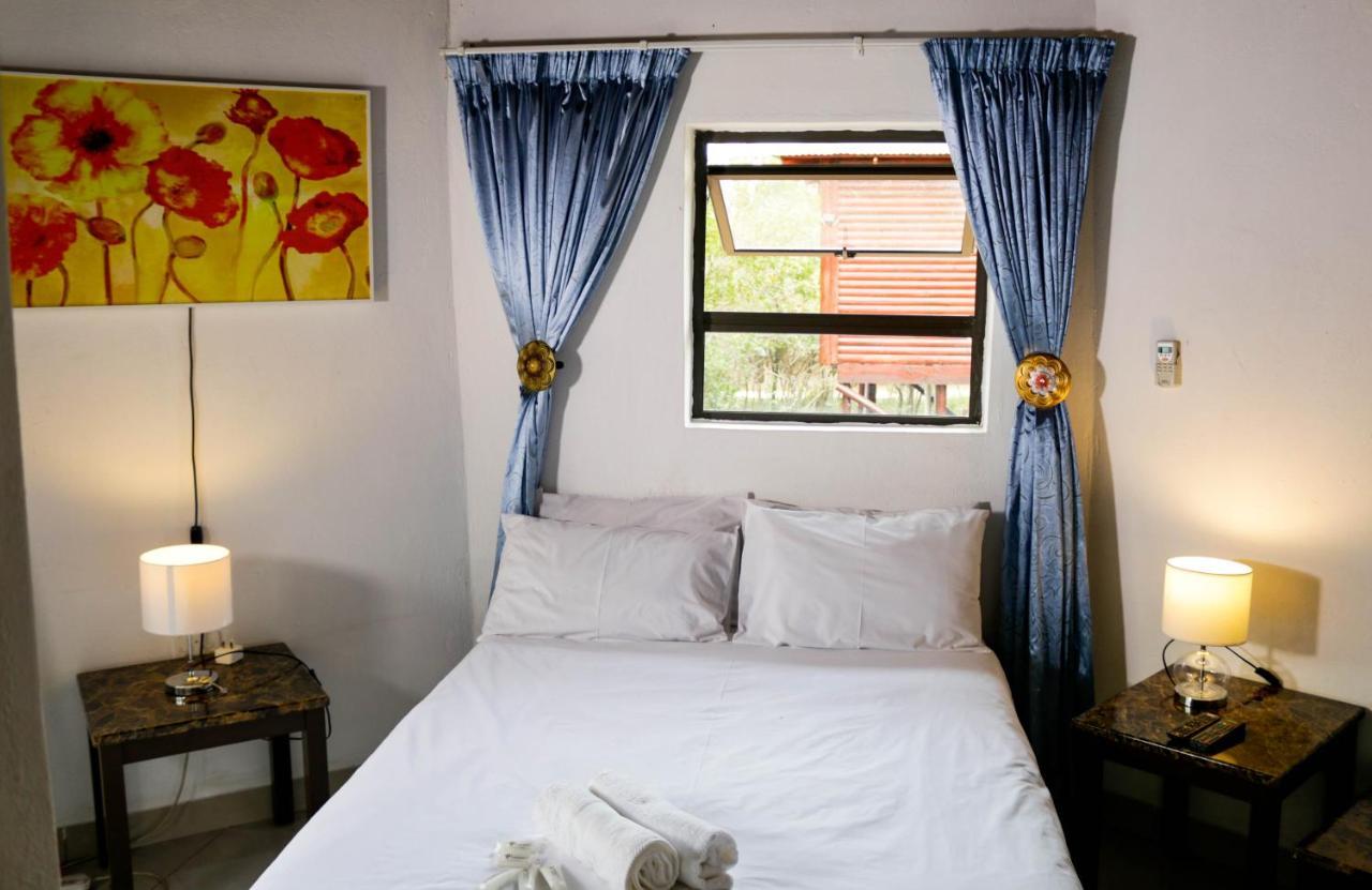 Nanisto Bush Lodge Marloth Park Extérieur photo